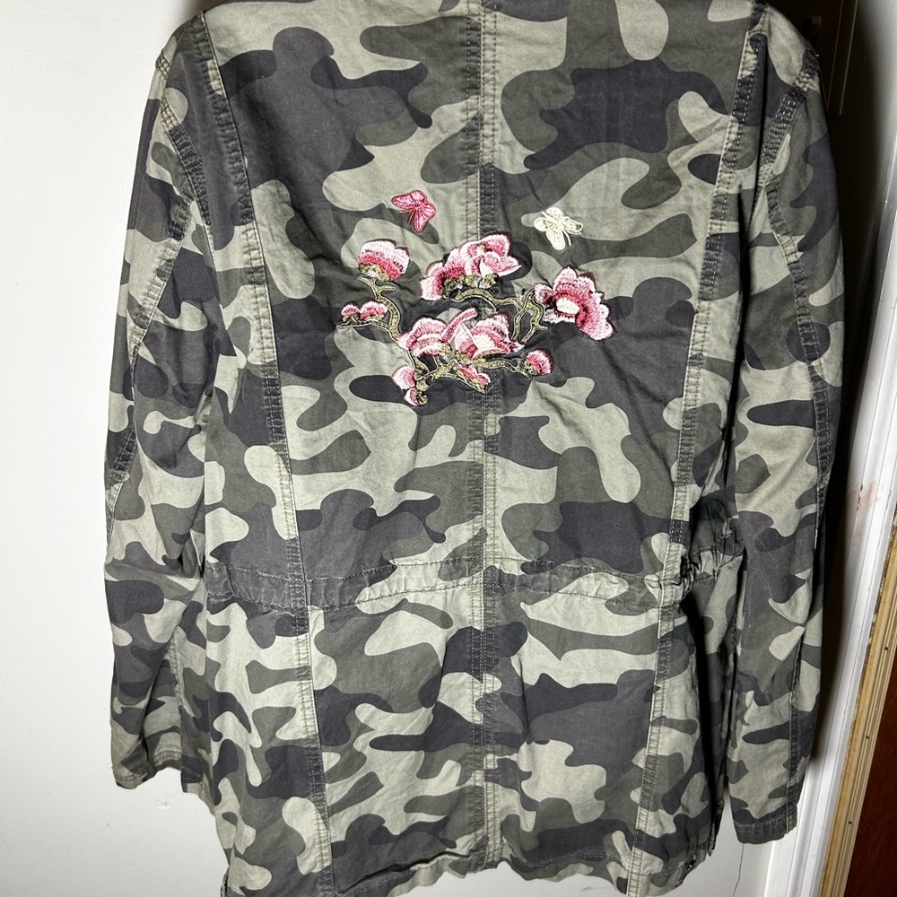 Jade and ivory camo embroidered jacket